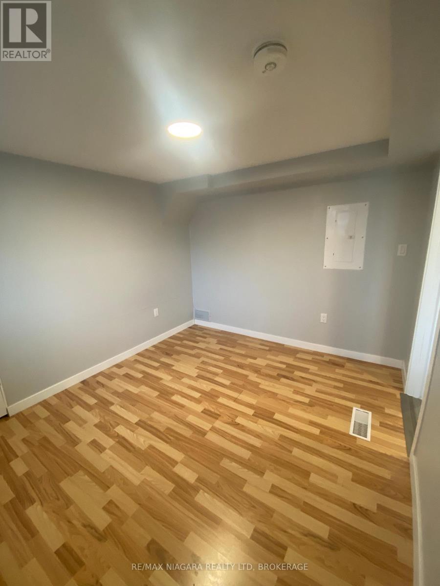 1 Braden Avenue, Welland, Ontario  L3C 2R6 - Photo 7 - X12879920