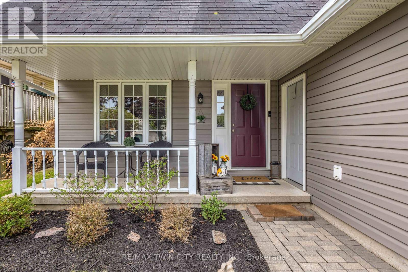 13 Morgan Drive, Haldimand, Ontario  N3W 1H6 - Photo 2 - X13188042