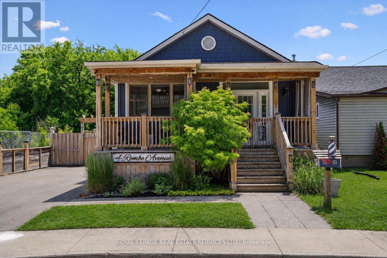 4 Rembe Avenue, Hamilton, Ontario  L8H 7G6 - Photo 1 - X13188082
