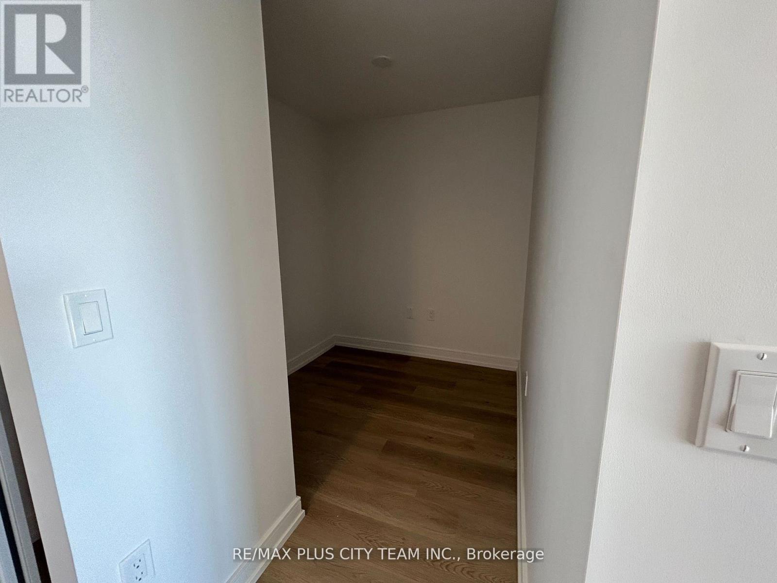 527 - 1 Jarvis Street E, Hamilton, Ontario  L8R 3J2 - Photo 11 - X13189472