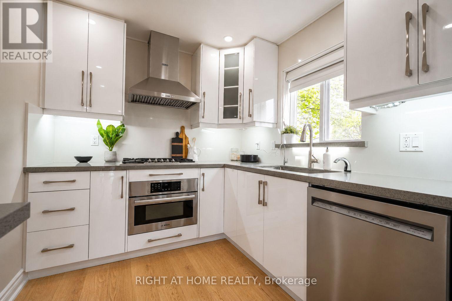 3305 BURDOCK PLACE, Mississauga, Ontario