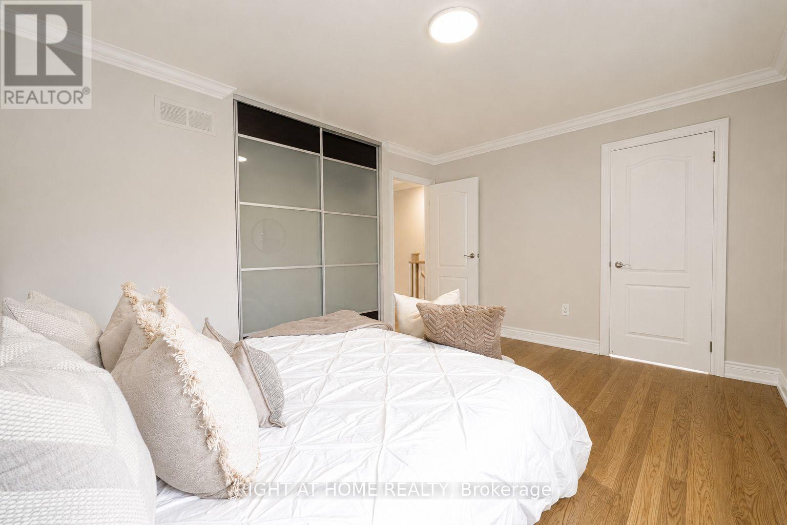 3305 Burdock Place, Mississauga, Ontario  L5A 4B7 - Photo 14 - W13094156