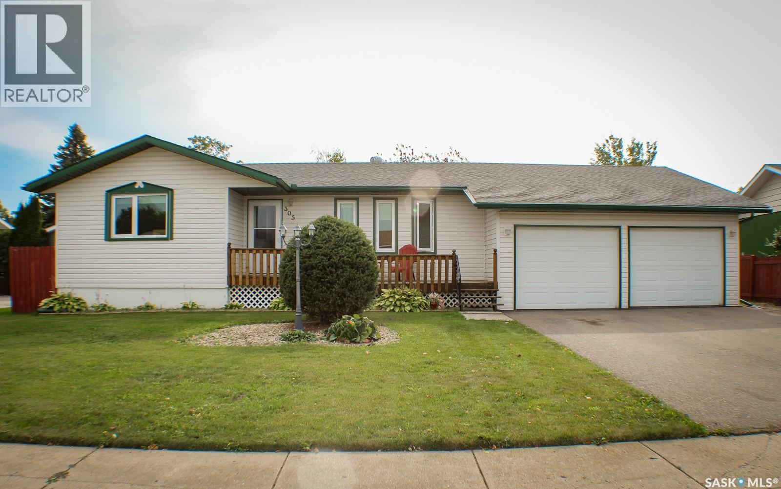 305 Churchill DRIVE, Melfort, Saskatchewan