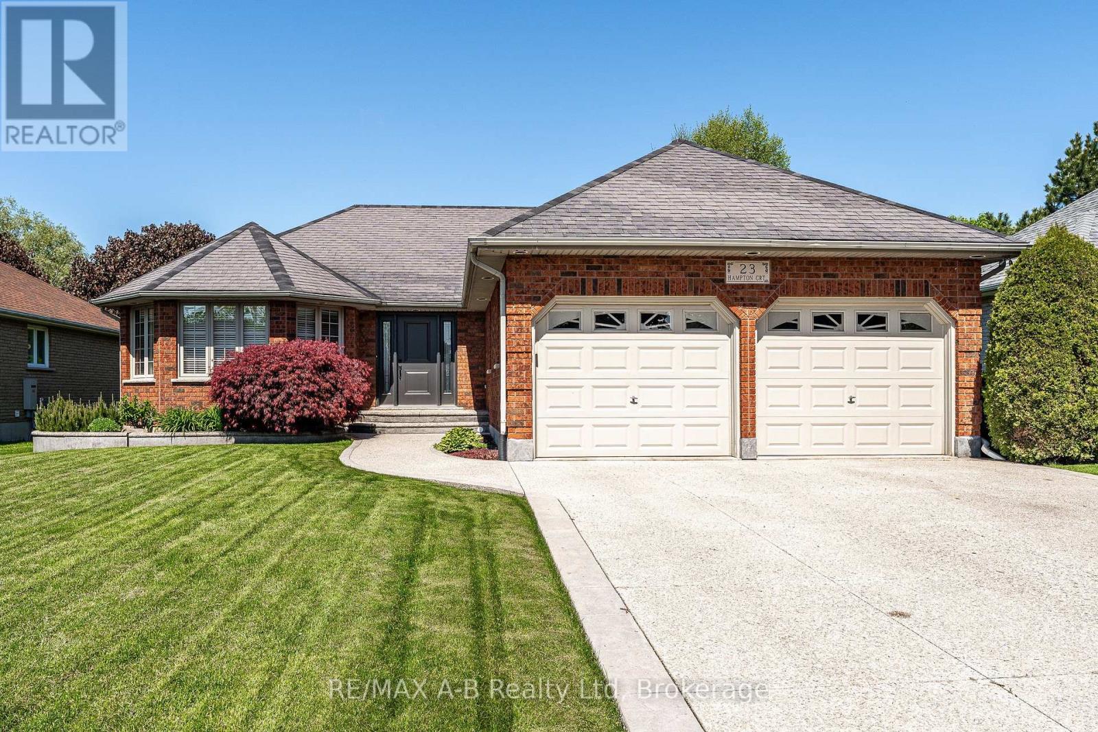 23 HAMPTON COURT, brant (south dumfries), Ontario