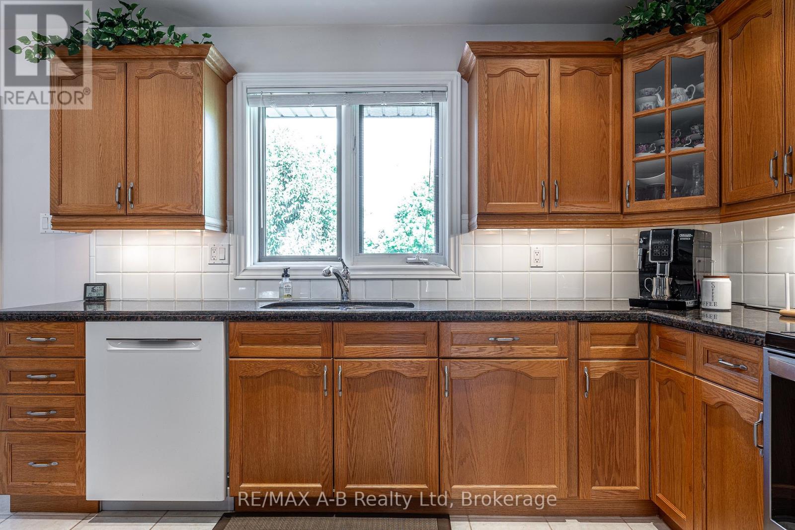 23 Hampton Court, Brant (South Dumfries), Ontario  N0E 1N0 - Photo 16 - X13190164