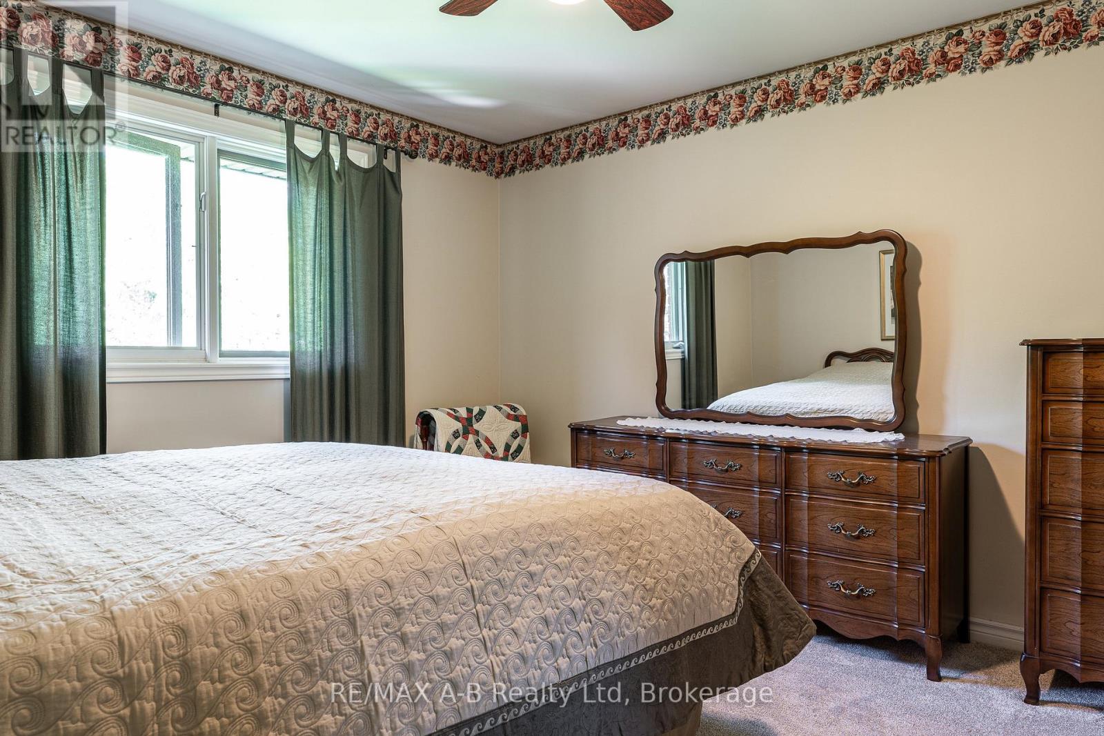 23 Hampton Court, Brant (South Dumfries), Ontario  N0E 1N0 - Photo 17 - X13190164