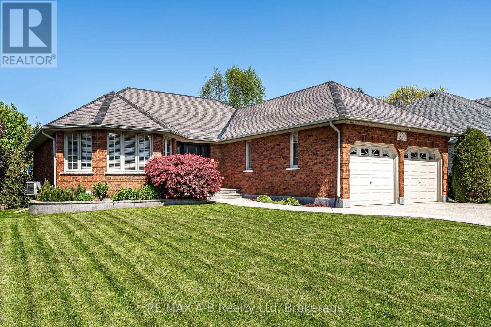 23 Hampton Court, Brant (South Dumfries), Ontario  N0E 1N0 - Photo 2 - X13190164