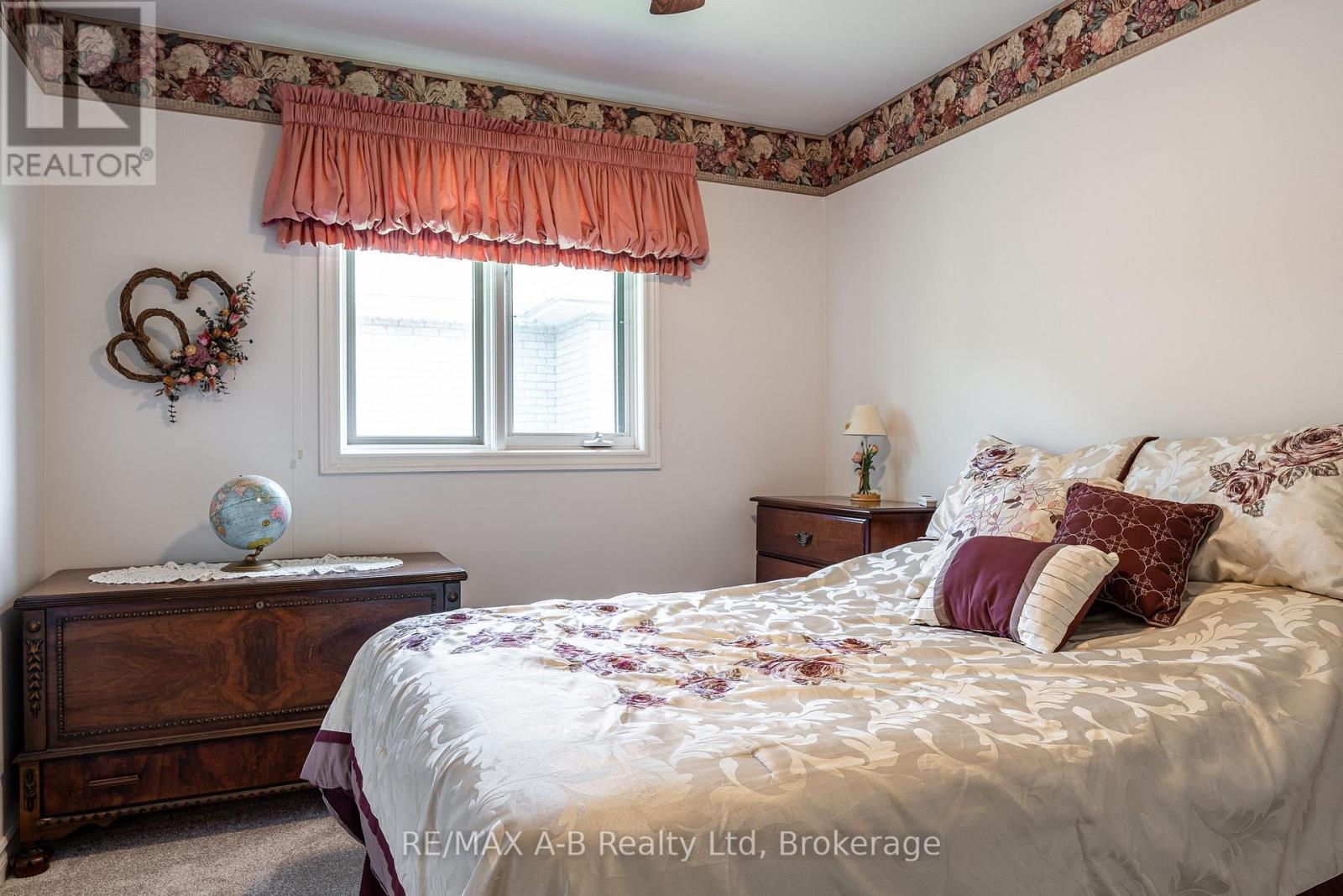 23 Hampton Court, Brant (South Dumfries), Ontario  N0E 1N0 - Photo 20 - X13190164