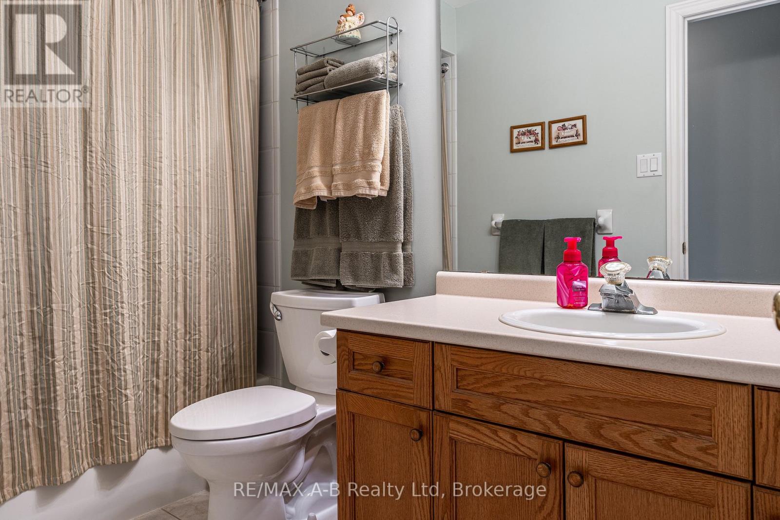 23 Hampton Court, Brant (South Dumfries), Ontario  N0E 1N0 - Photo 22 - X13190164