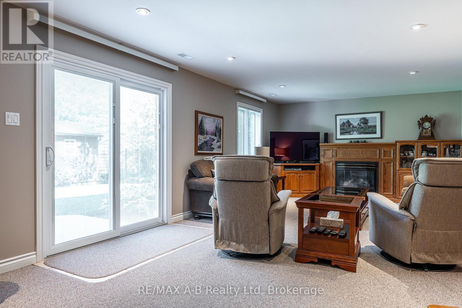 23 Hampton Court, Brant (South Dumfries), Ontario  N0E 1N0 - Photo 25 - X13190164