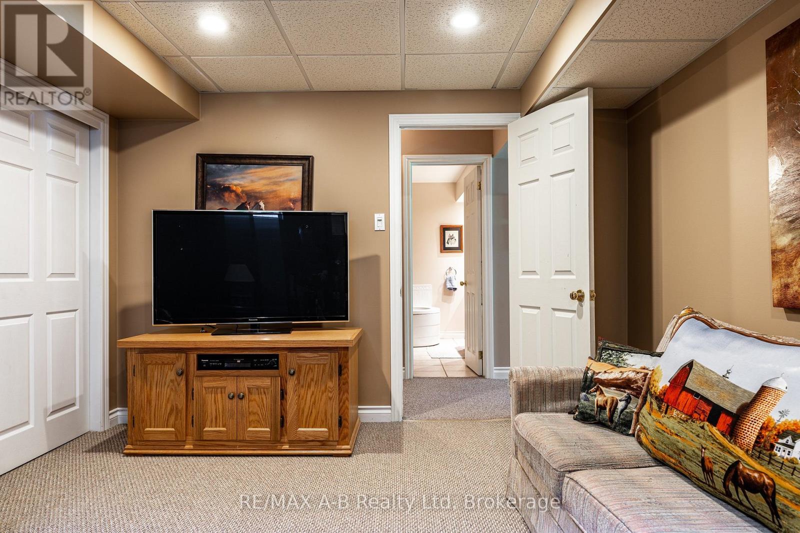 23 Hampton Court, Brant (South Dumfries), Ontario  N0E 1N0 - Photo 30 - X13190164