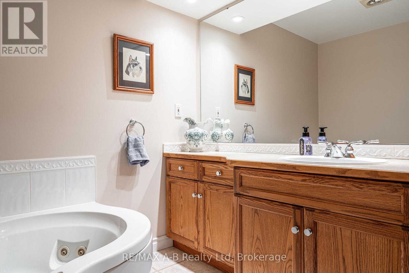 23 Hampton Court, Brant (South Dumfries), Ontario  N0E 1N0 - Photo 31 - X13190164
