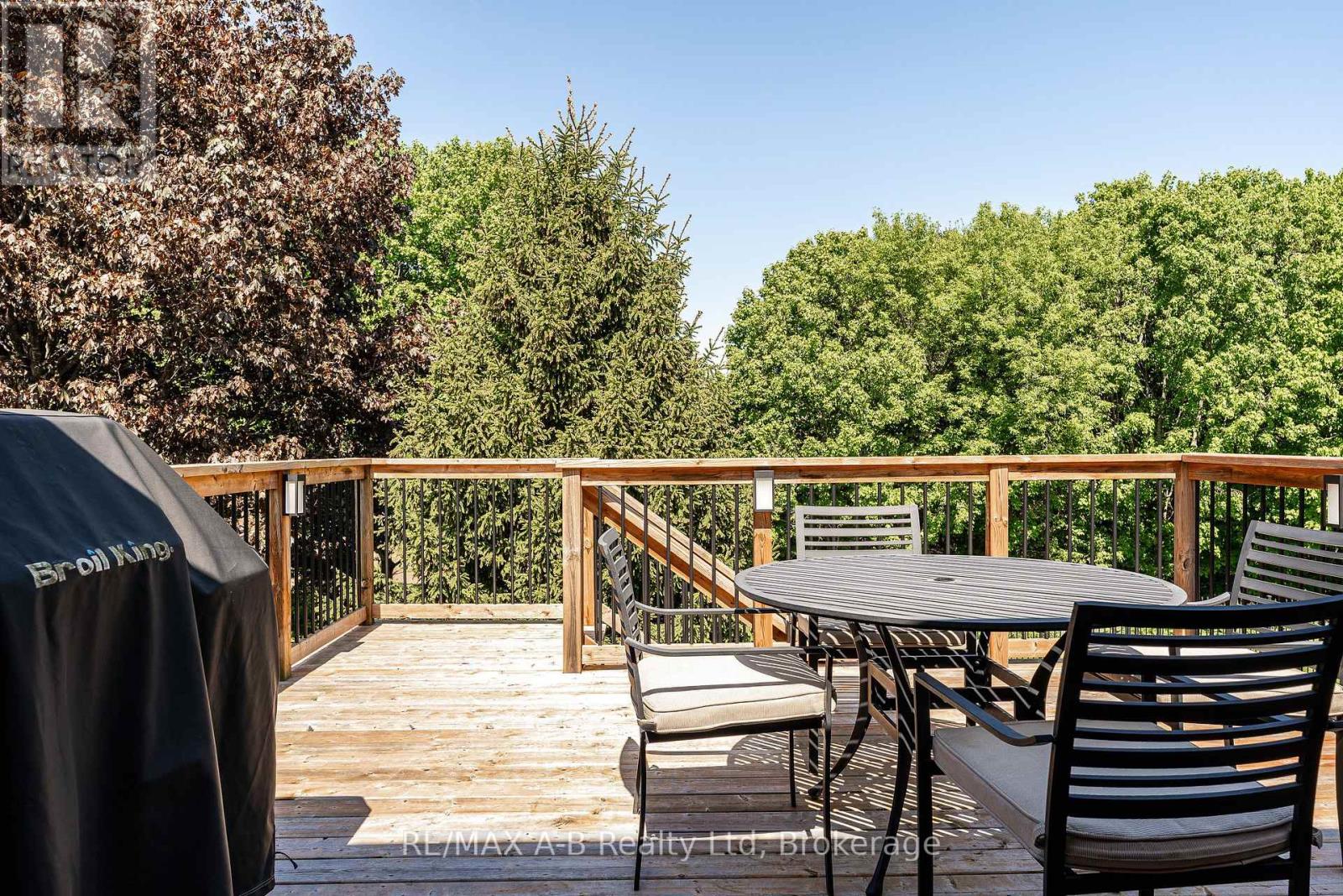 23 Hampton Court, Brant (South Dumfries), Ontario  N0E 1N0 - Photo 34 - X13190164