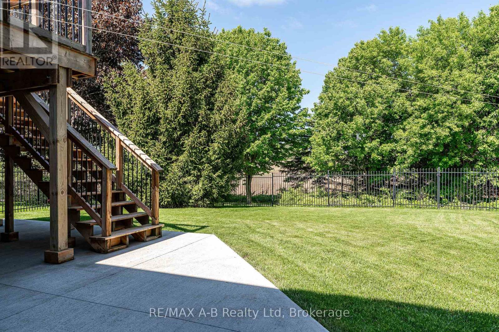 23 Hampton Court, Brant (South Dumfries), Ontario  N0E 1N0 - Photo 37 - X13190164