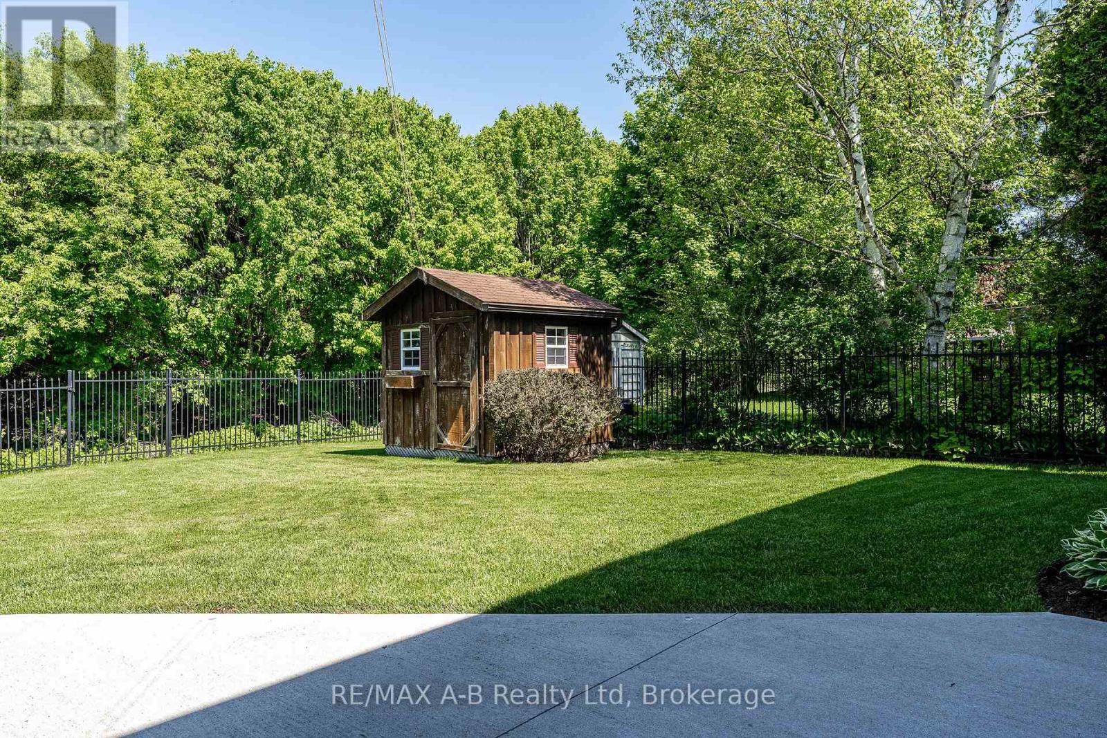 23 Hampton Court, Brant (South Dumfries), Ontario  N0E 1N0 - Photo 38 - X13190164