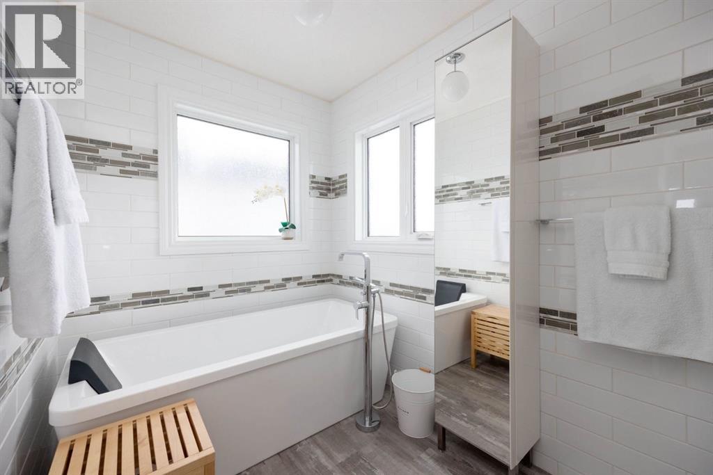 134 Cottonwood Creek Way, Fort Mcmurray, Alberta  T9K 2T9 - Photo 3 - A2305871