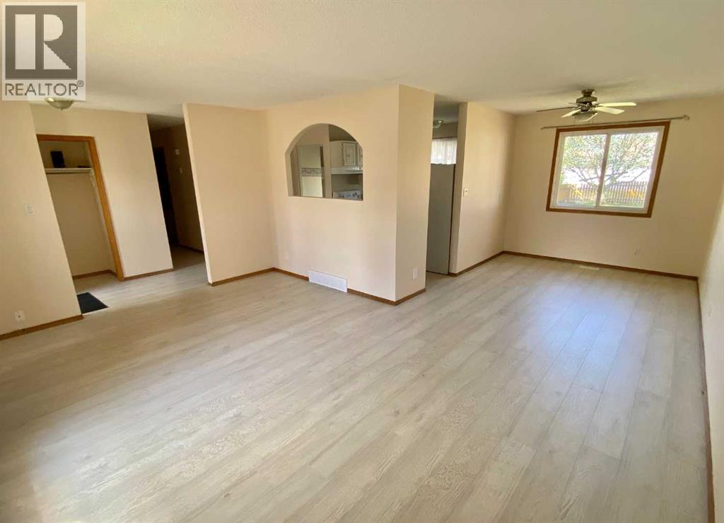 6302 Marler Drive, Camrose, Alberta  T4V 2X6 - Photo 3 - A2310708