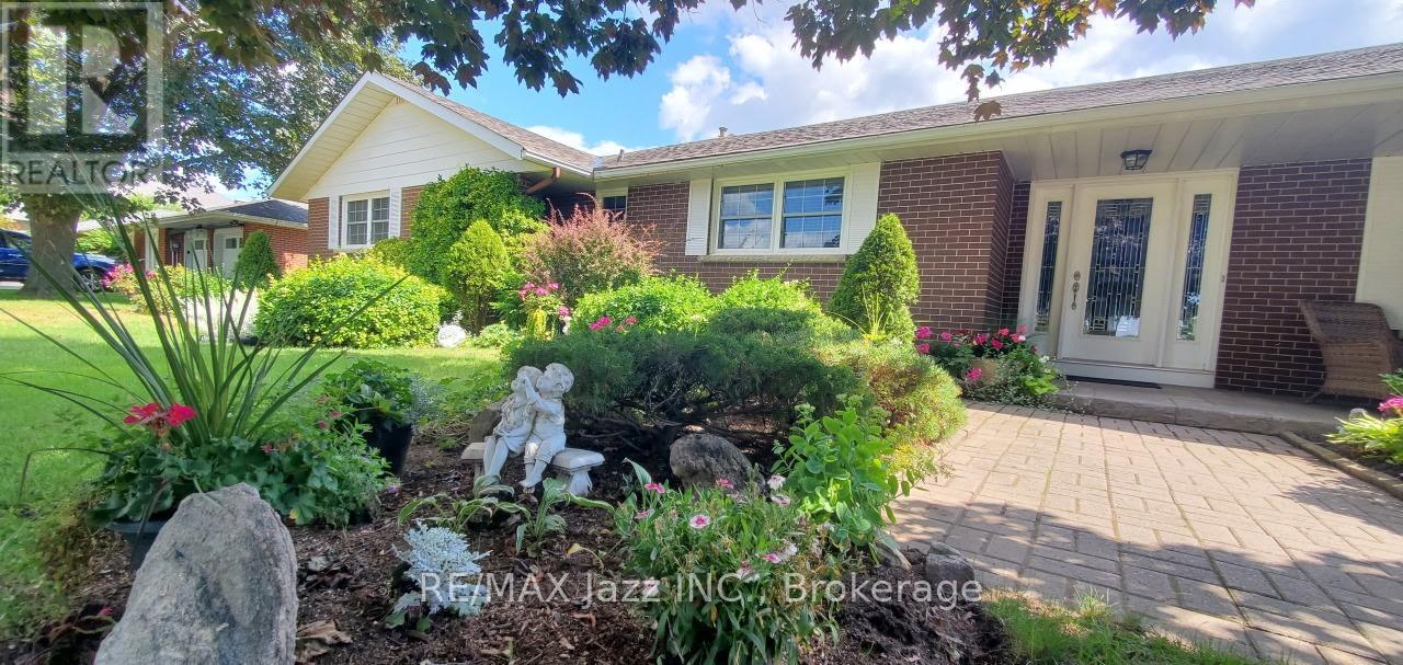 961 Swiss Heights, Oshawa, Ontario  L1K 2A7 - Photo 4 - E13184940