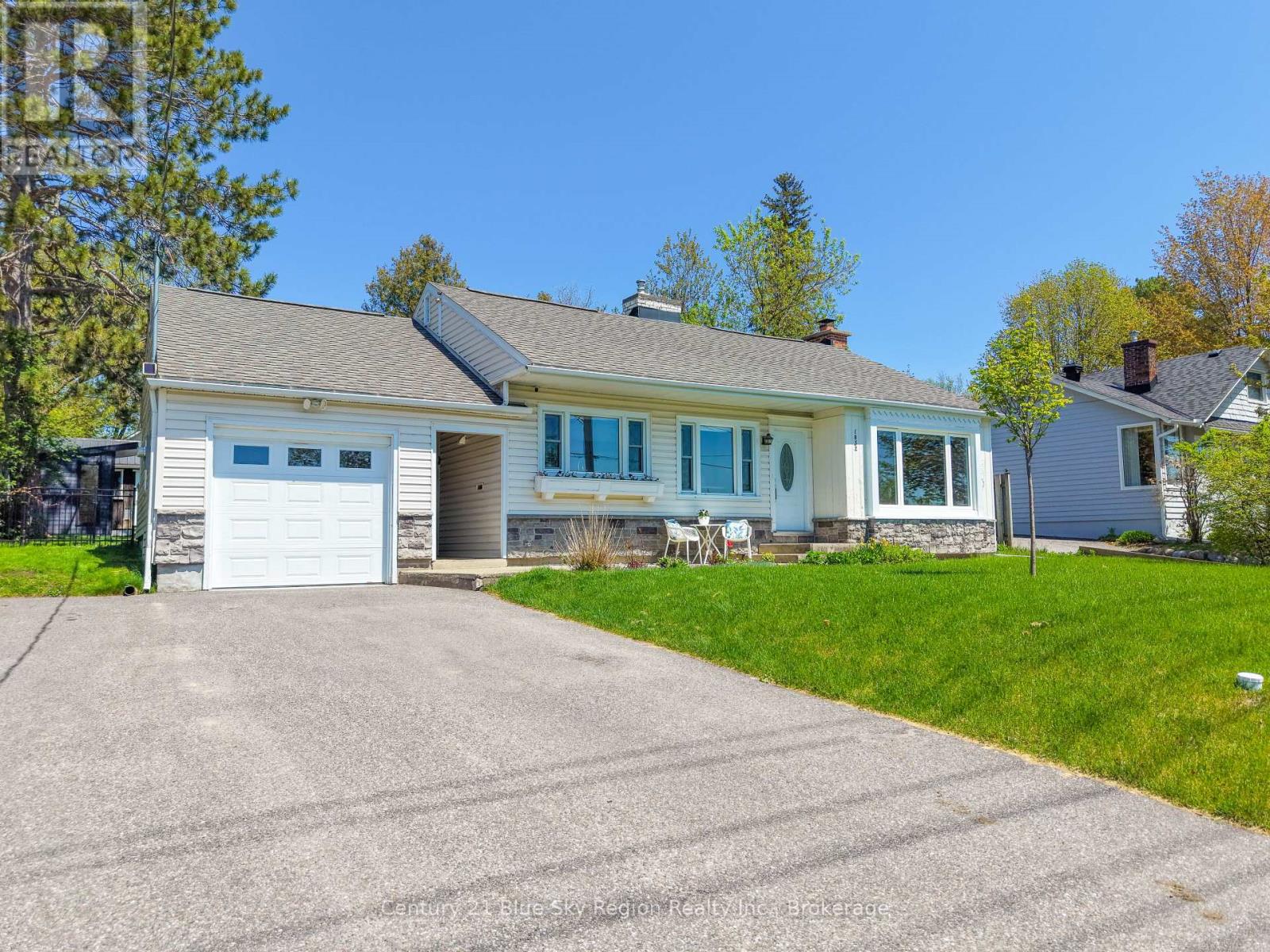 1052 Copeland Street, North Bay, Ontario  P1B 3E6 - Photo 1 - X13190478