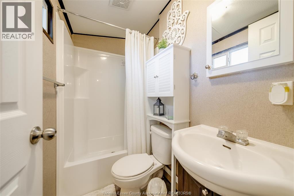 981 County Rd 2 Unit# 535, Lakeshore, Ontario N8L 1B4 - Photo 17 - 26012215