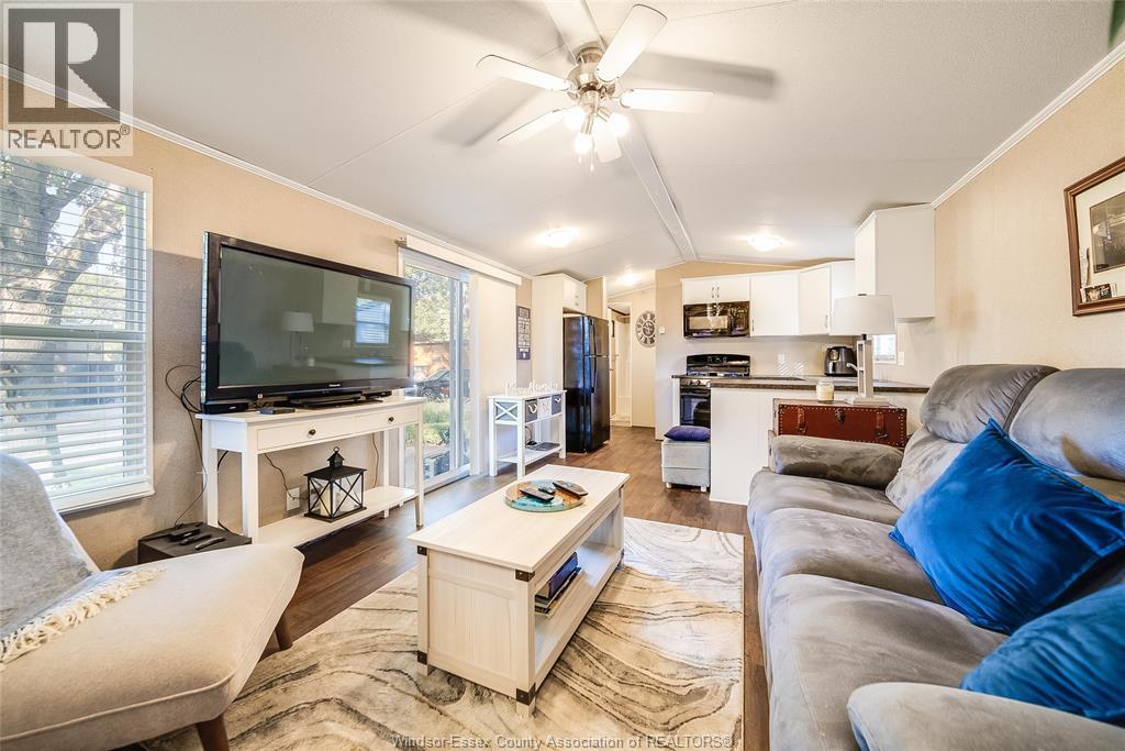 981 County Rd 2 Unit# 535, Lakeshore, Ontario N8L 1B4 - Photo 4 - 26012215