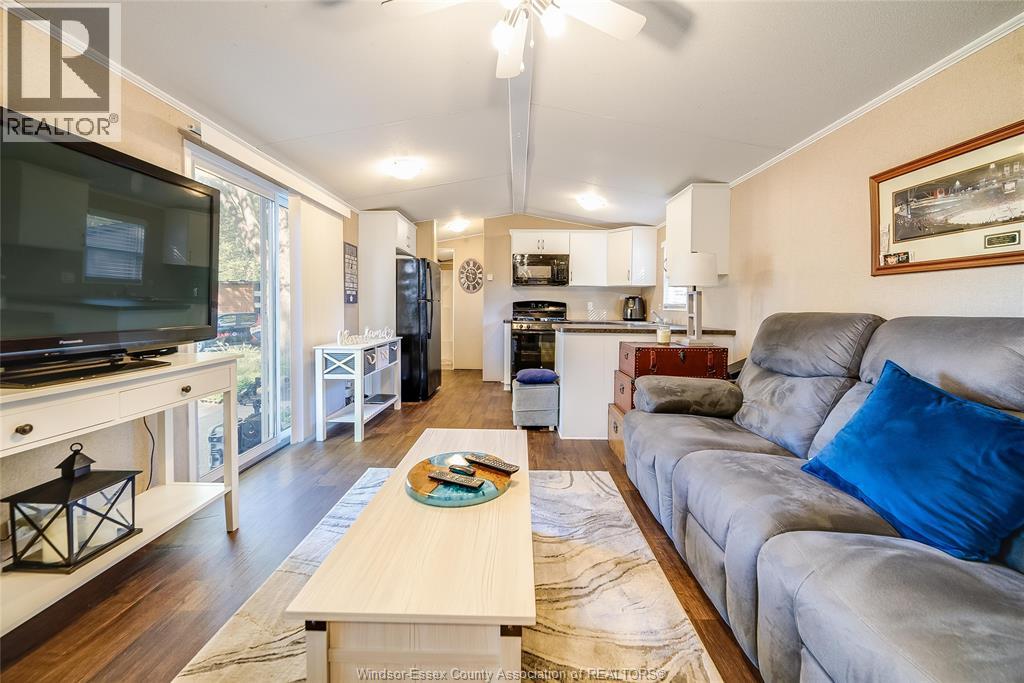 981 County Rd 2 Unit# 535, Lakeshore, Ontario N8L 1B4 - Photo 5 - 26012215