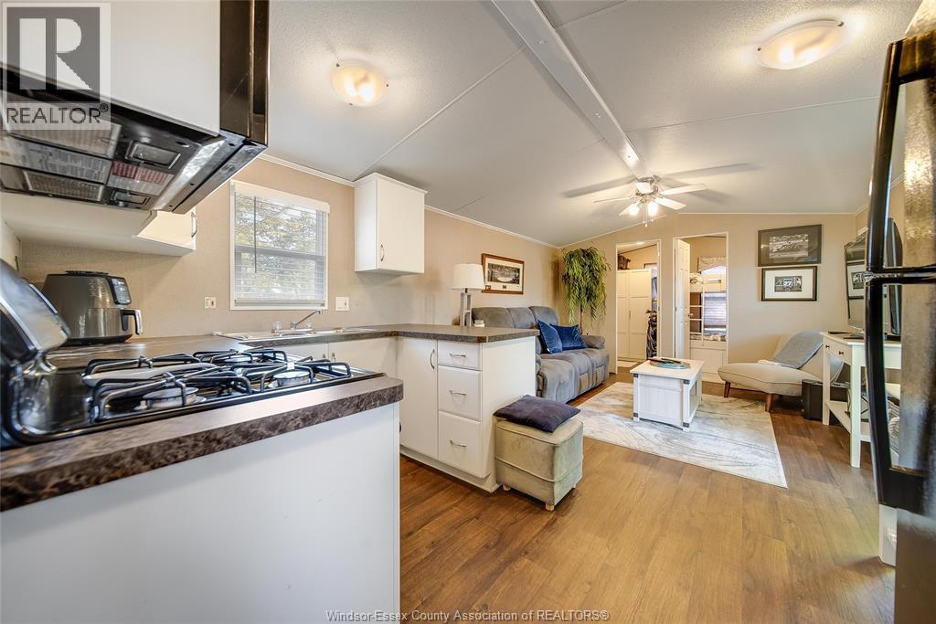 981 County Rd 2 Unit# 535, Lakeshore, Ontario N8L 1B4 - Photo 9 - 26012215