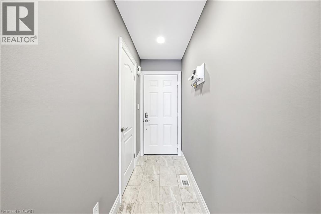 1000 Upper Paradise Road Unit# 16, Hamilton, Ontario  L9B 2S7 - Photo 4 - 40833990