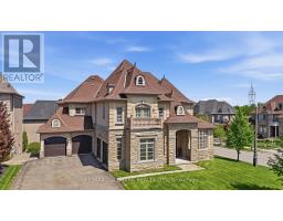 123 CARISBROOKE CIRCLE, Aurora, Ontario