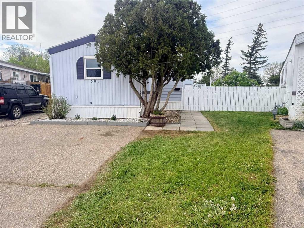 301, 2300 13 Street N, Lethbridge, Alberta  T1H 4E8 - Photo 2 - A2312173