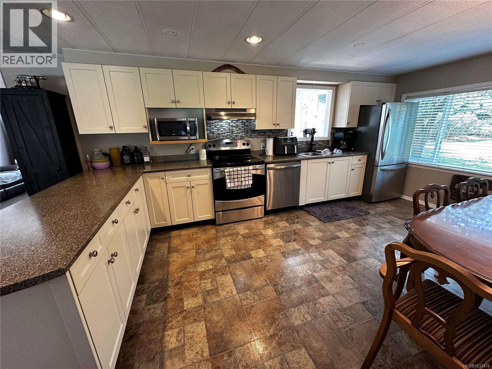 1864 Bates Rd, Courtenay, British Columbia  V9J 1X4 - Photo 37 - 1037474