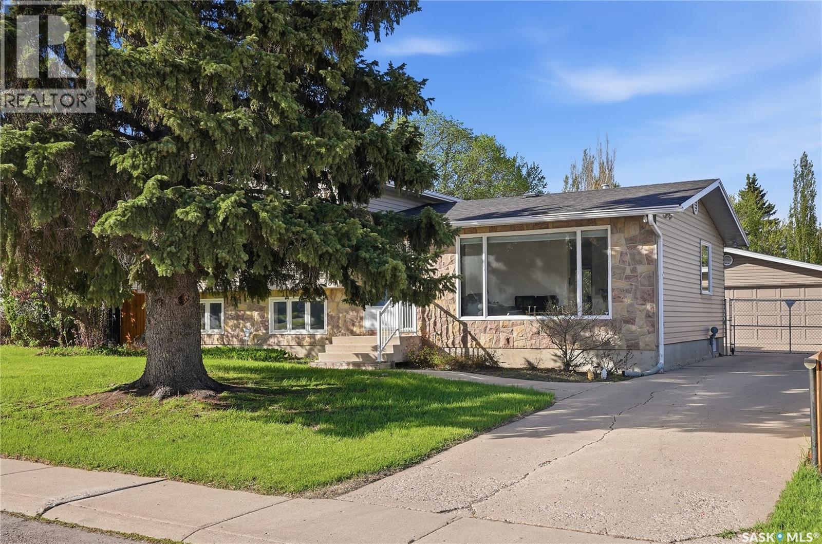28 Malta Crescent, Saskatoon, Saskatchewan  S7L 3W1 - Photo 2 - SK037067