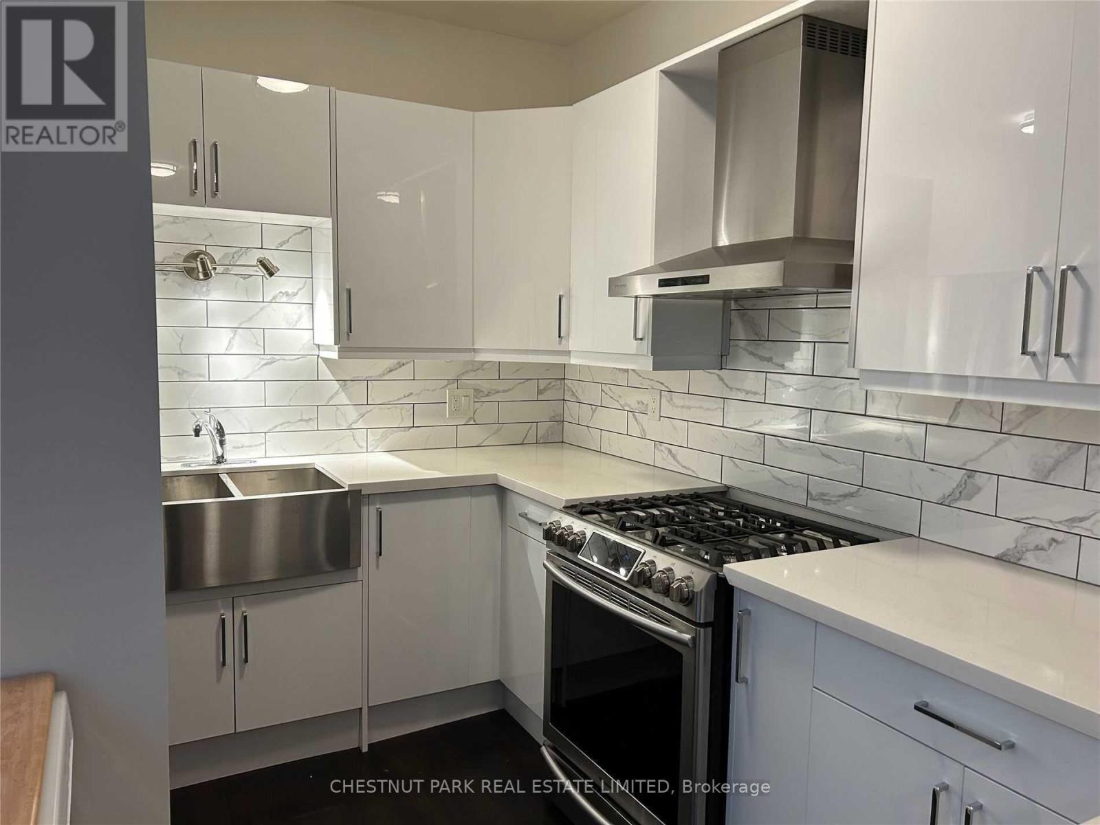2nd Flr - 179 Avenue Road, Toronto, Ontario  M5R 2J2 - Photo 3 - C13189830