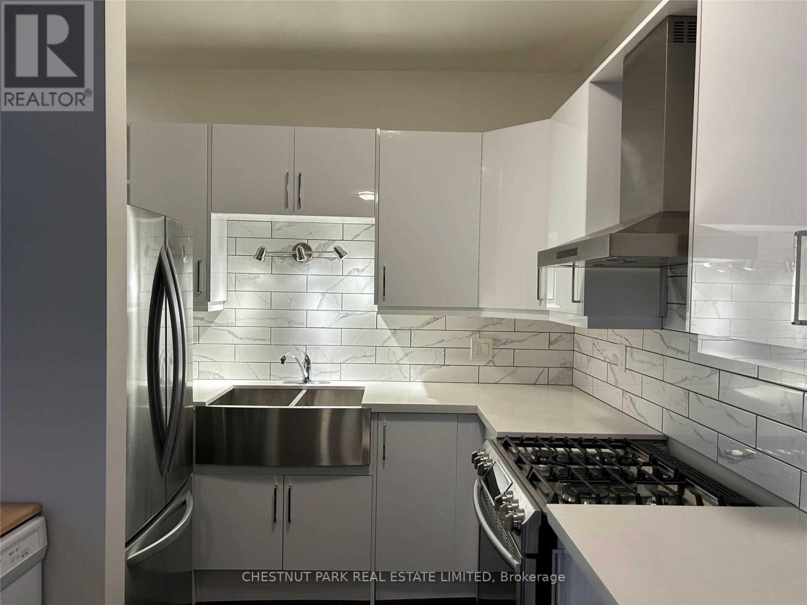 2nd Flr - 179 Avenue Road, Toronto, Ontario  M5R 2J2 - Photo 4 - C13189830