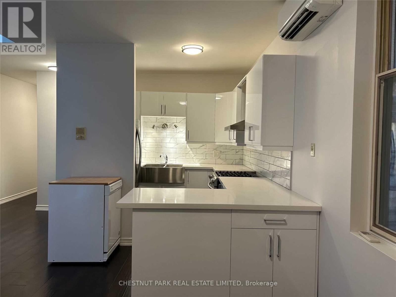 2nd Flr - 179 Avenue Road, Toronto, Ontario  M5R 2J2 - Photo 6 - C13189830