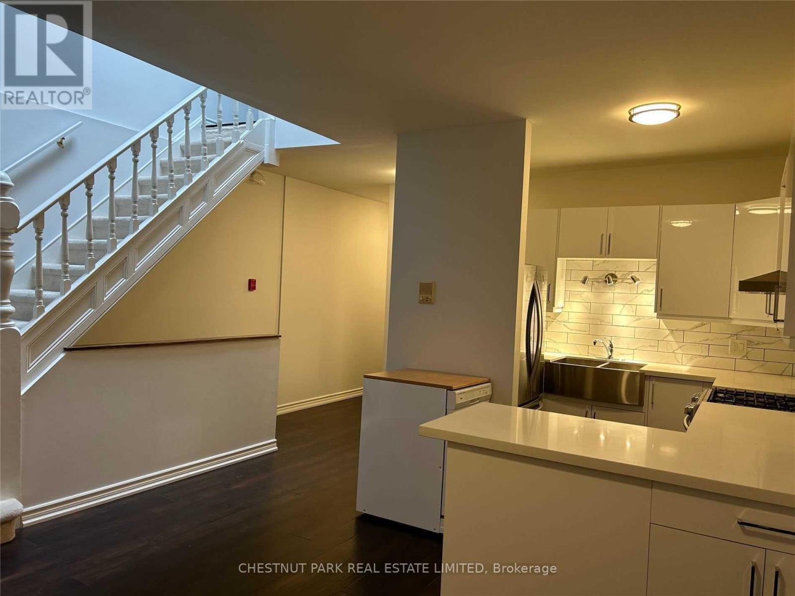2nd Flr - 179 Avenue Road, Toronto, Ontario  M5R 2J2 - Photo 8 - C13189830