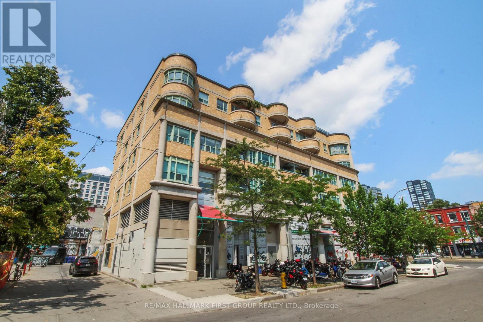 304 - 8 OXFORD STREET, Toronto, Ontario