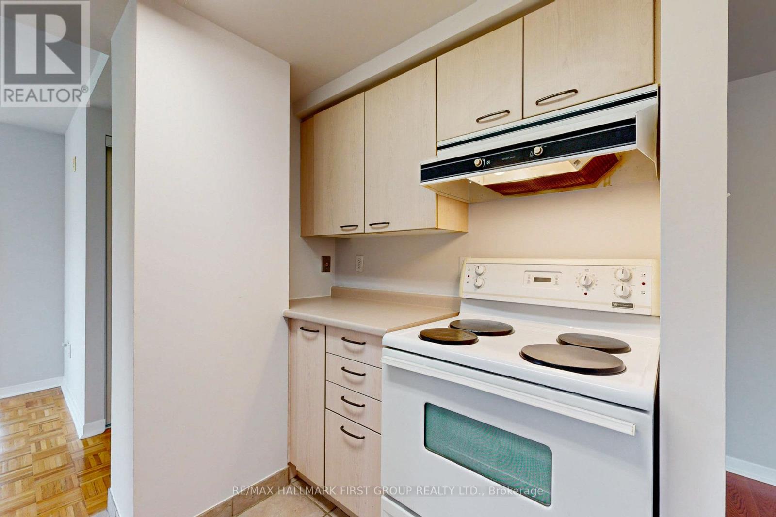 304 - 8 Oxford Street, Toronto, Ontario  M5T 1N9 - Photo 17 - C13190106