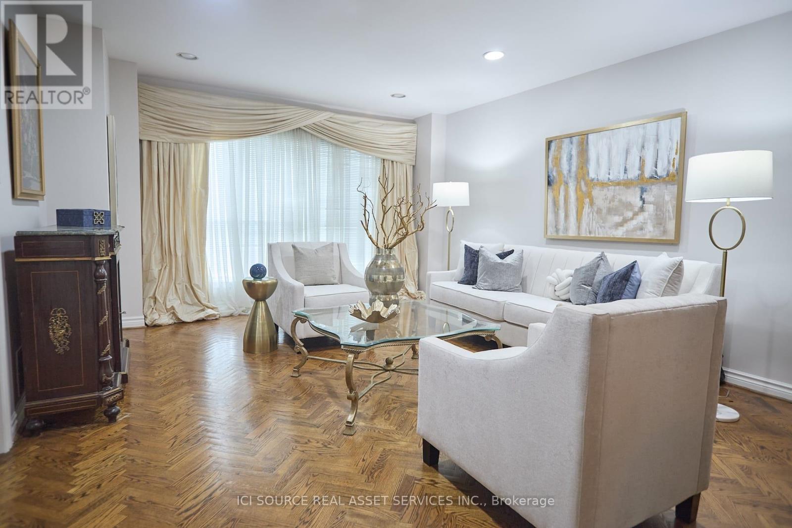 104 ALMORE AVENUE, Toronto, Ontario