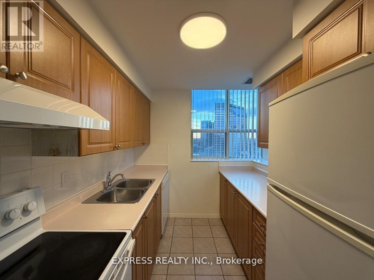 Ph05 - 39 Pemberton Avenue, Toronto, Ontario  M2M 4L6 - Photo 5 - C13190238