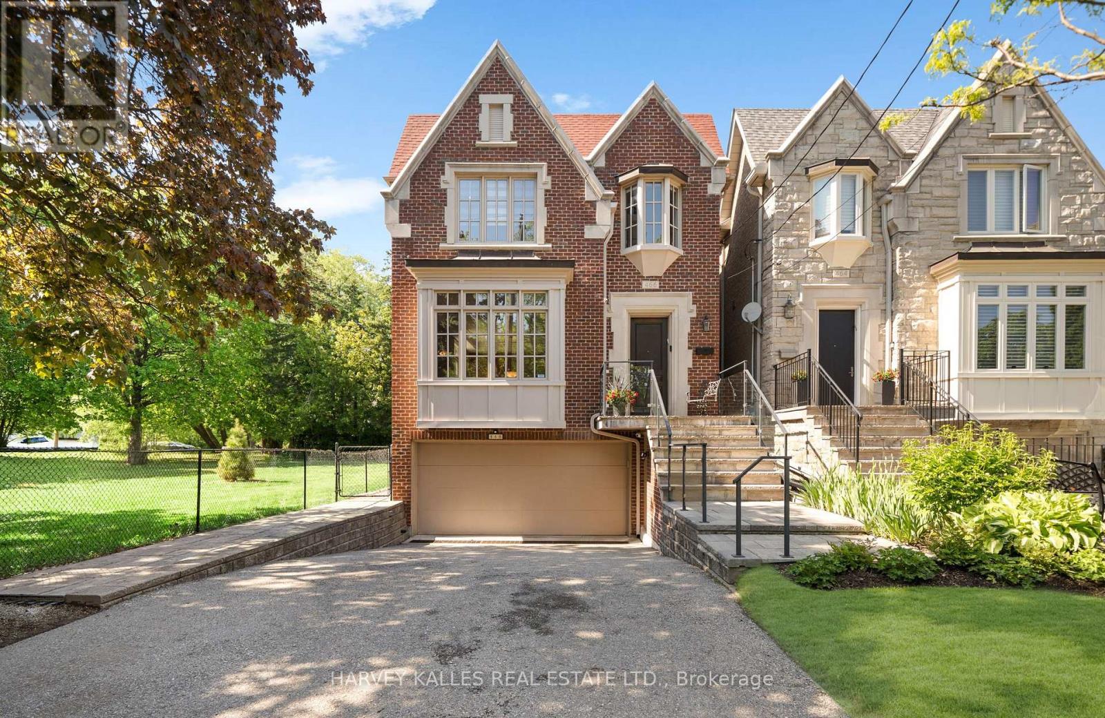 466 Glengarry Avenue, Toronto, Ontario  M5M 1G1 - Photo 1 - C13190282