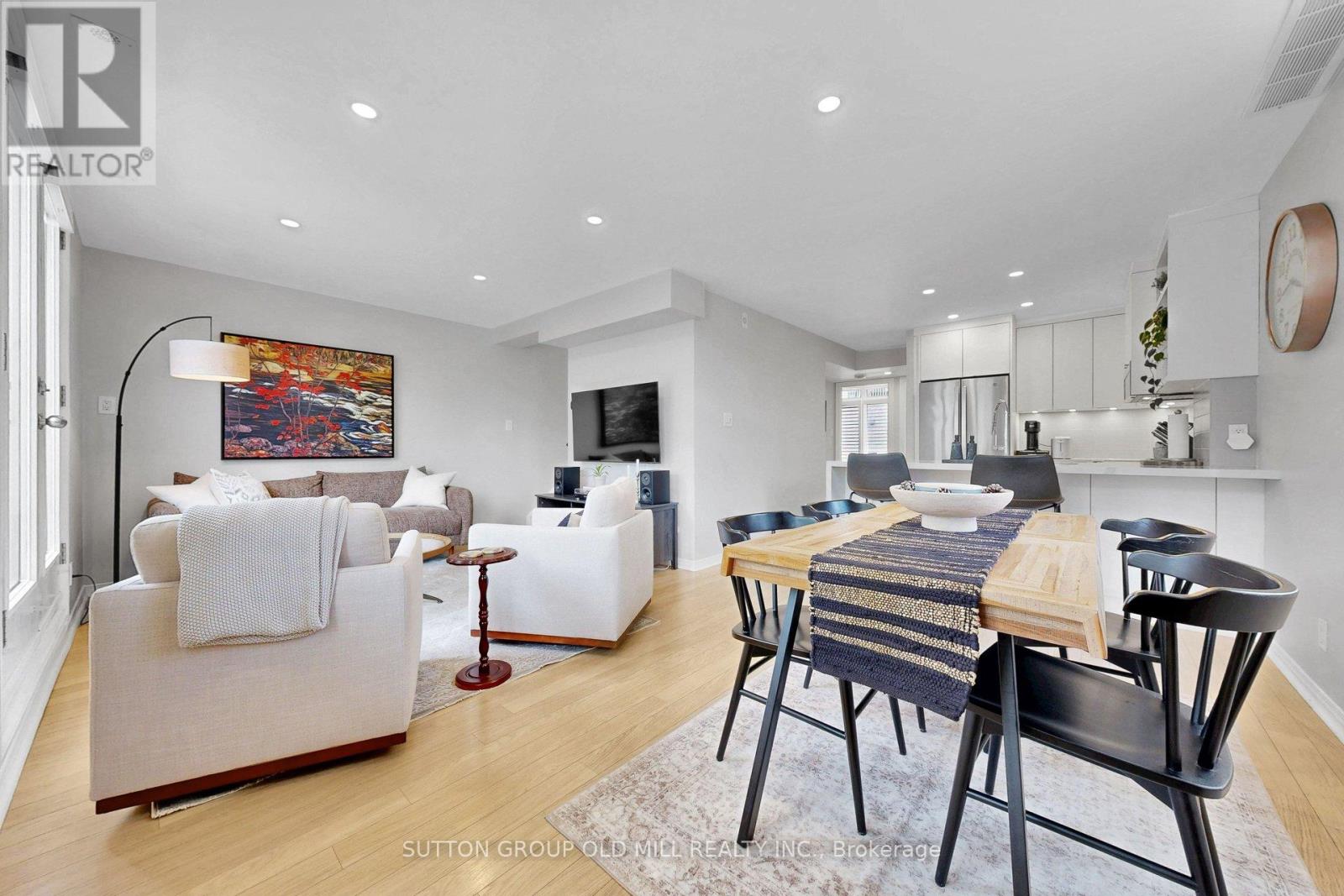 1402 - 12 Sudbury Street, Toronto, Ontario  M6J 3W7 - Photo 1 - C13190396