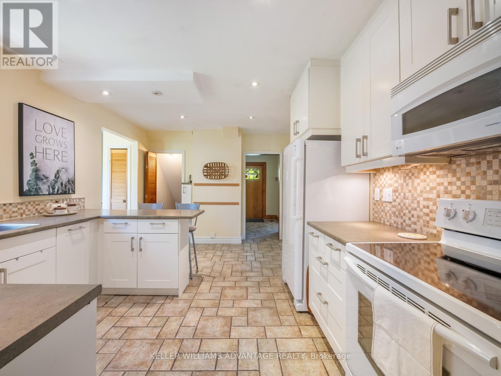 27 Lyall Avenue, Toronto, Ontario  M4E 1W1 - Photo 13 - E13190146