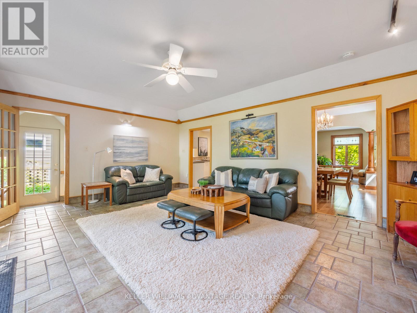 27 Lyall Avenue, Toronto, Ontario  M4E 1W1 - Photo 17 - E13190146
