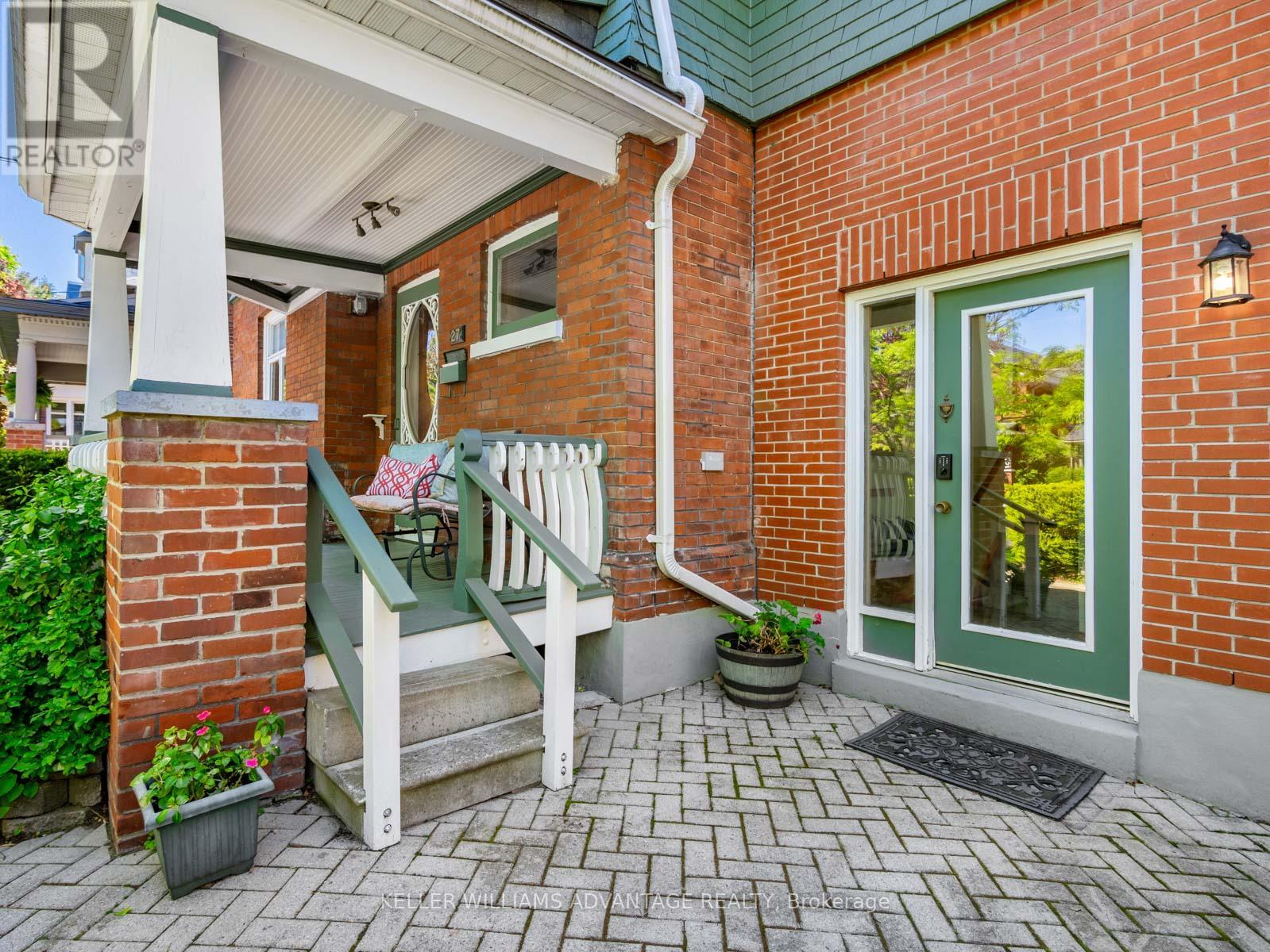 27 Lyall Avenue, Toronto, Ontario  M4E 1W1 - Photo 21 - E13190146