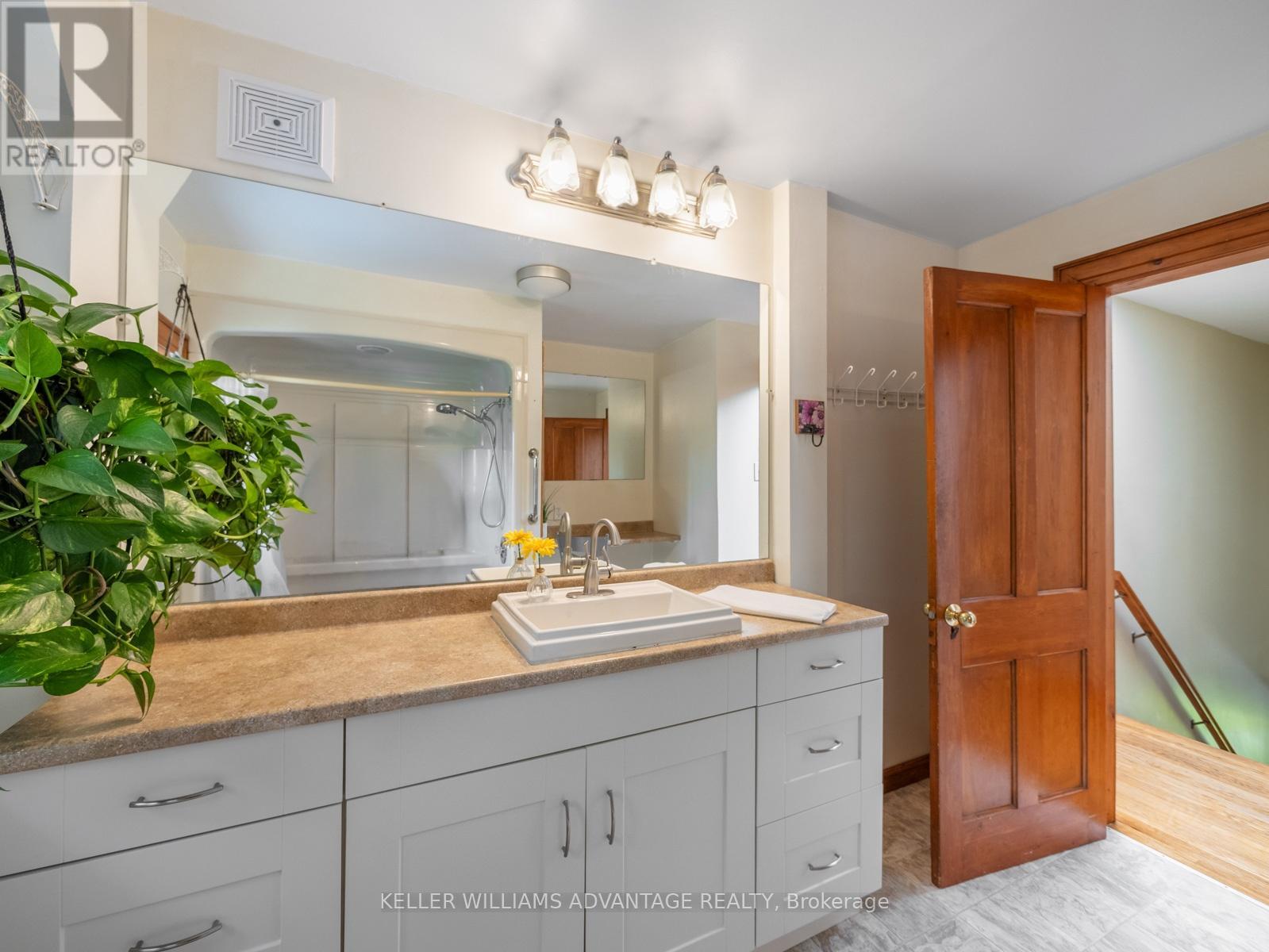 27 Lyall Avenue, Toronto, Ontario  M4E 1W1 - Photo 29 - E13190146