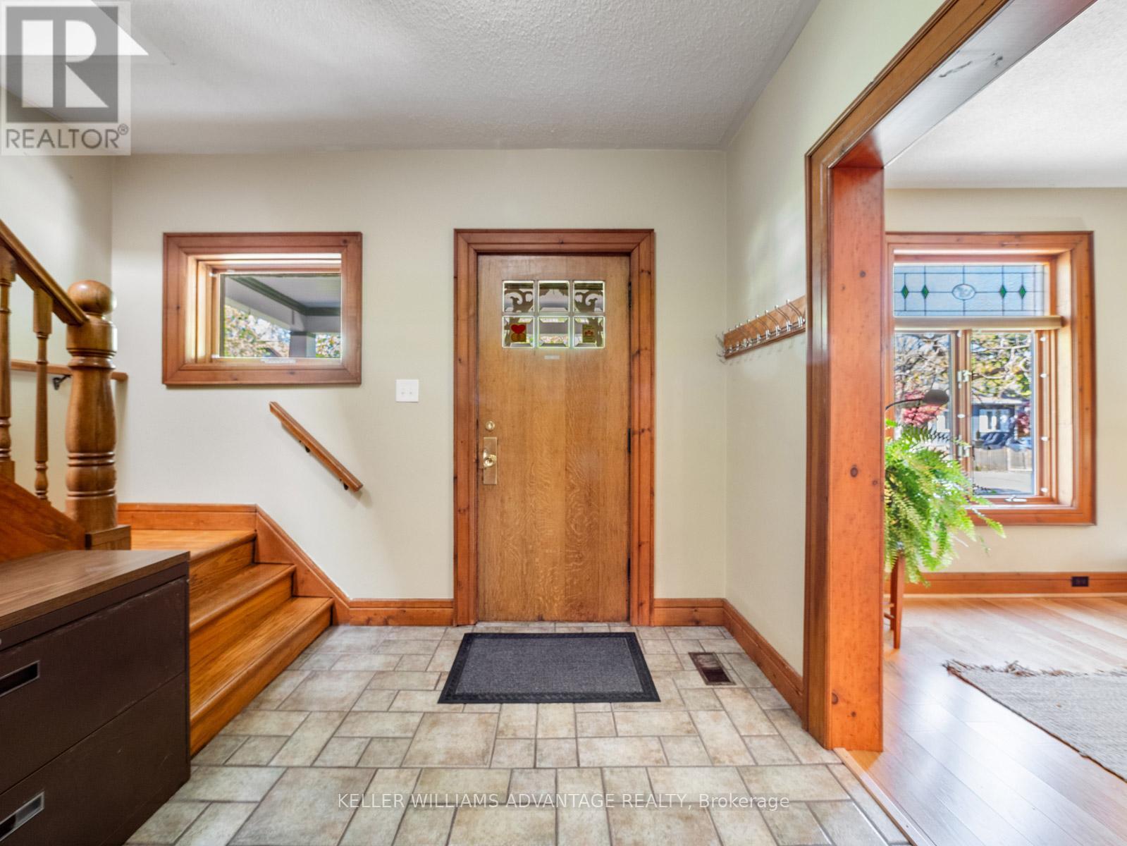 27 Lyall Avenue, Toronto, Ontario  M4E 1W1 - Photo 4 - E13190146