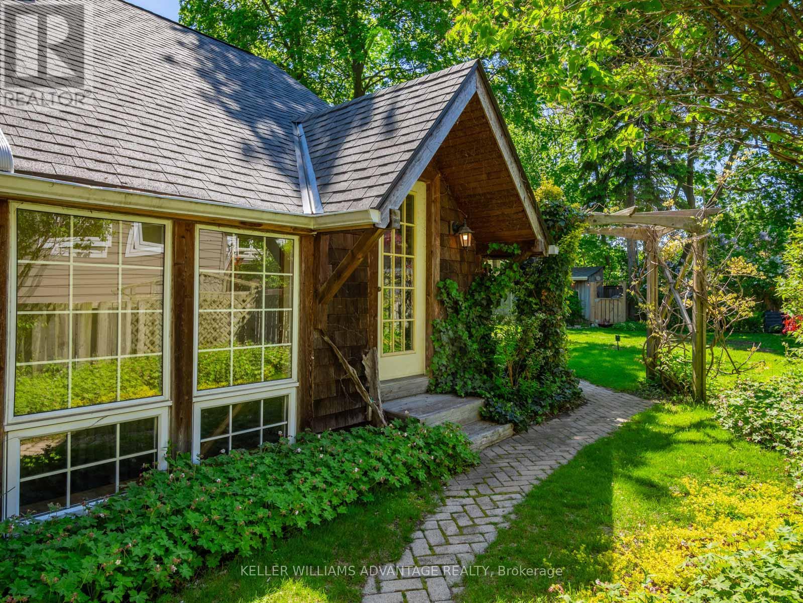 27 Lyall Avenue, Toronto, Ontario  M4E 1W1 - Photo 41 - E13190146