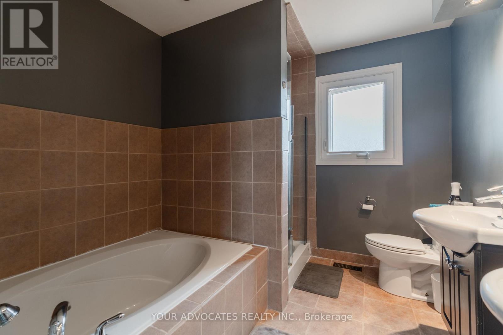 305 Herridge Circle, Newmarket, Ontario  L3Y 7H7 - Photo 13 - N13189986