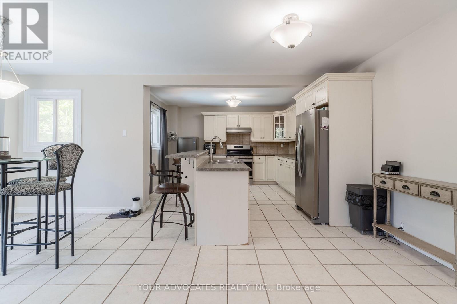 305 Herridge Circle, Newmarket, Ontario  L3Y 7H7 - Photo 7 - N13189986